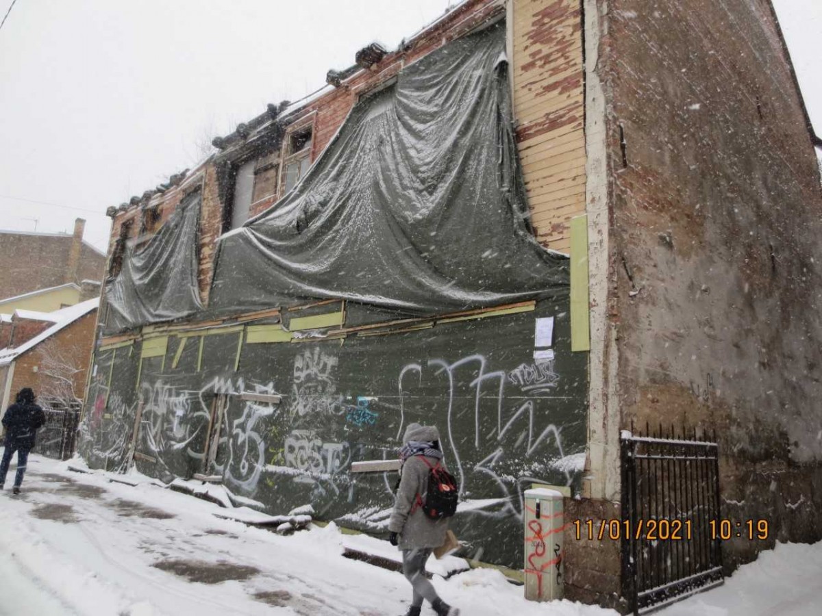 Rīgas dome uzdos īpašniekiem sakārtot graustus Matīsa ielā 54 un Pētersalas ielā 6