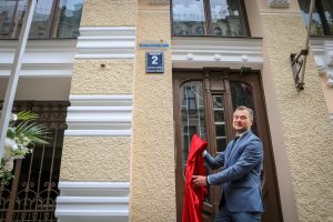 Atjaunota viena no jūgendstila pērlēm - nams Alberta ielā 2