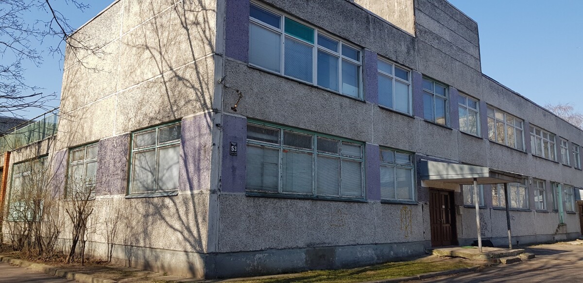 Elektroniskā izsolē ar augšupejošu soli tiek pārdots nekustamais īpašums Vecmīlgrāvja 1. līnijā 53, Rīgā