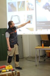 Aizvadīta meistarklase par vēsturisko koka ēku detaļām