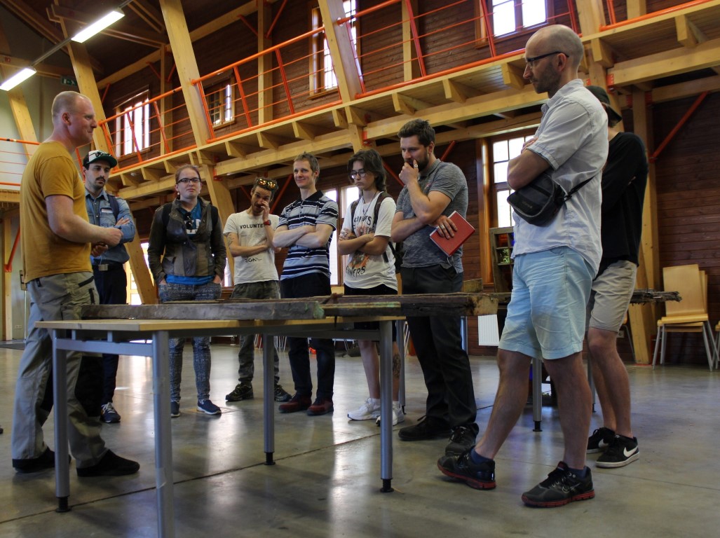 Aizvadīta meistarklase par vēsturisko koka ēku detaļām