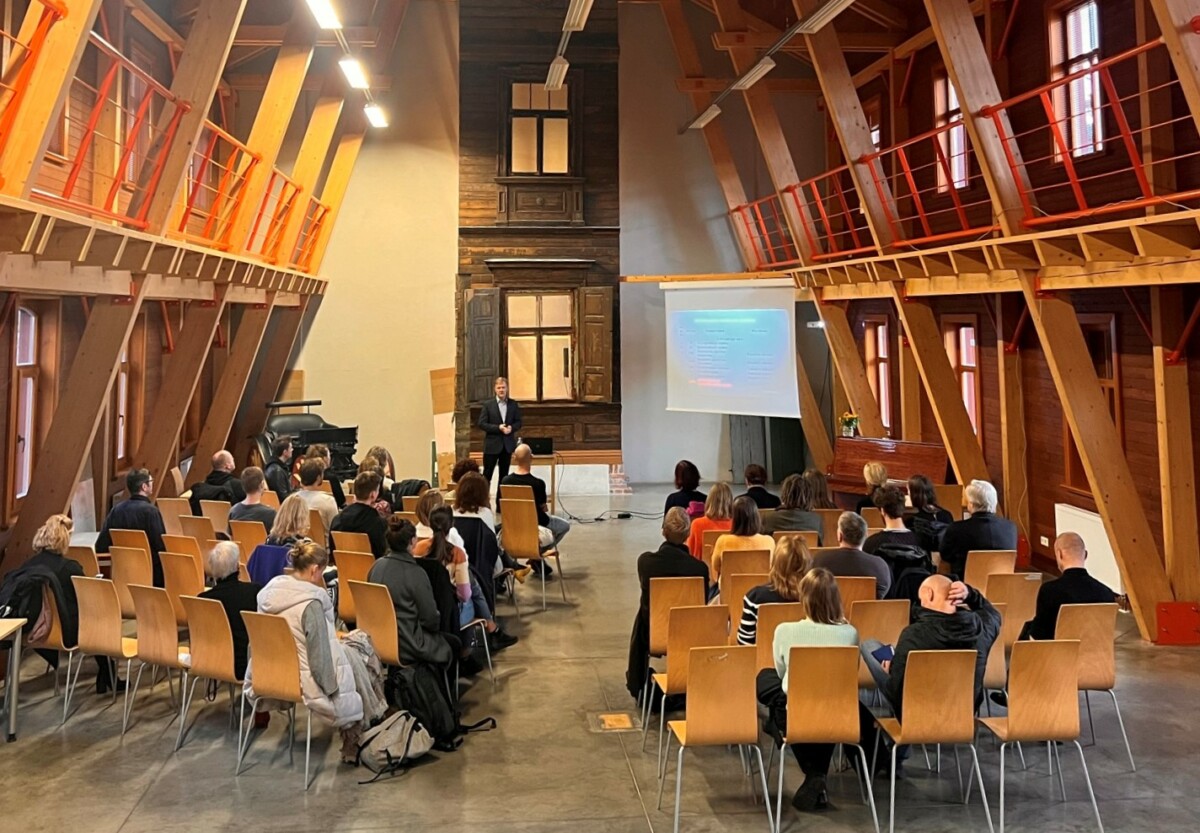 Dr.arch. Ilmāra Dirveika lekcija koka ēku renovācijas centrā “Koka Rīga”