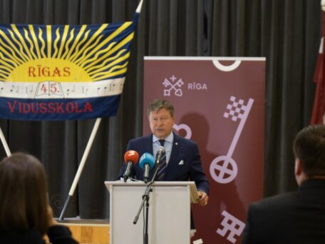Rīgas pašvaldības izglītības iestādes gatavas jauno mācību gadu sākt vienotas skolas zīmē