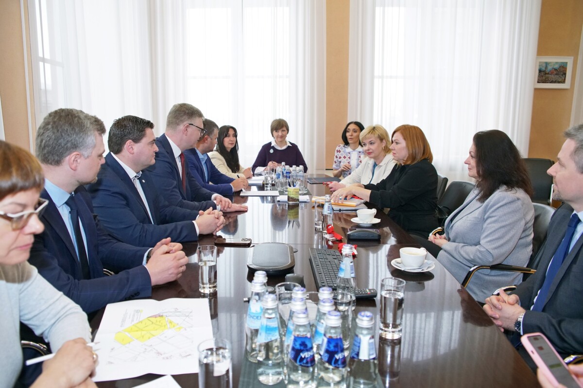 Rīgas pašvaldība rosina pēc iespējas ātrāk atrast labākos risinājumus zemes izmantošanai pie lidostas “Rīga”