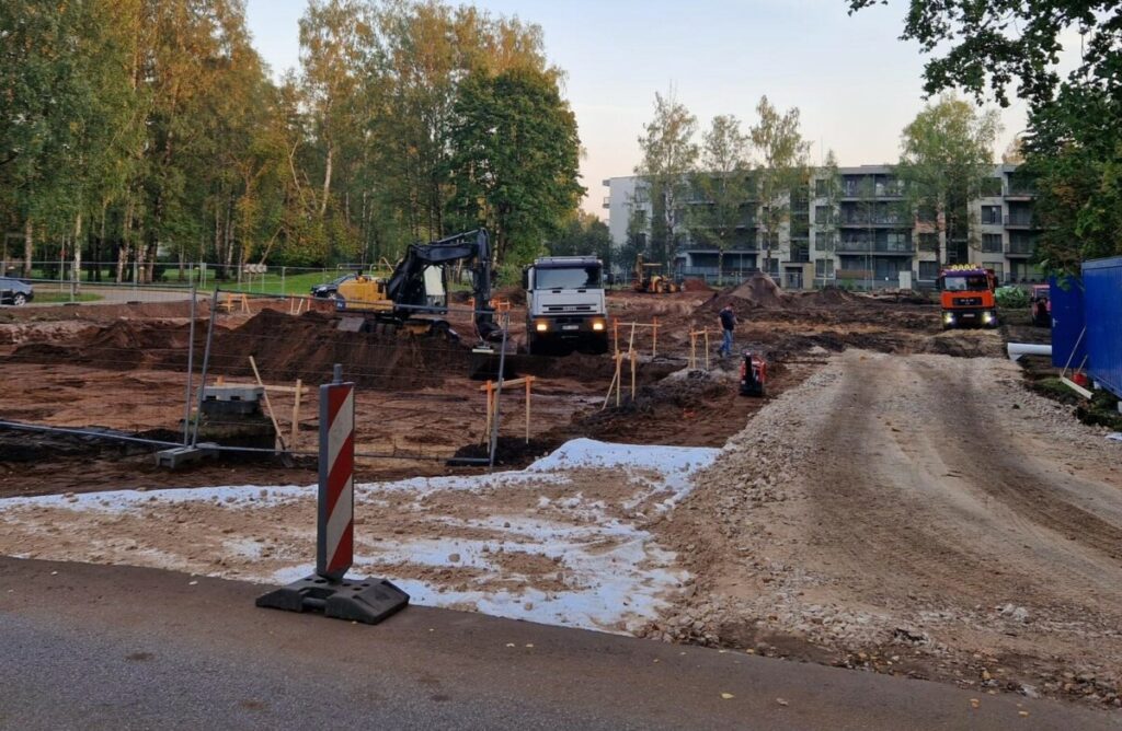Rīgas pašvaldība būvē grupu māju un dienas aprūpes centru