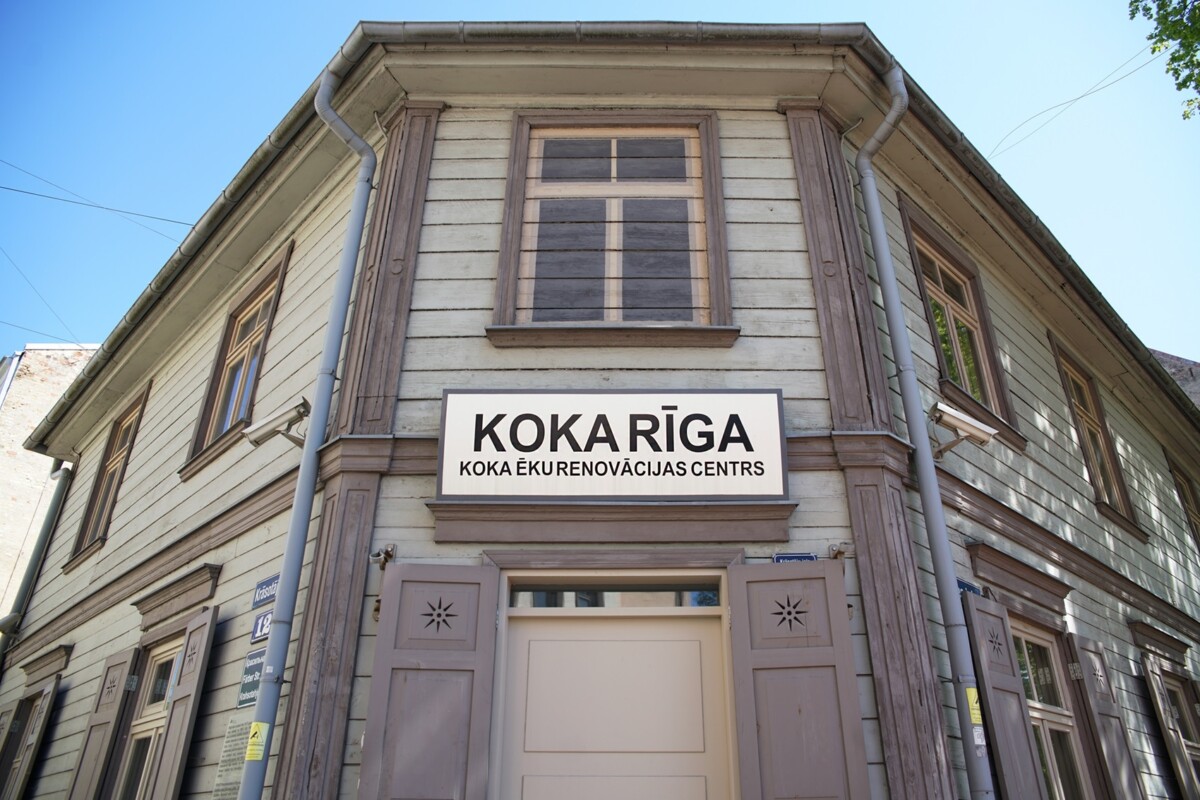 Rudenī Rīgas pašvaldība atklās restaurācijas darbnīcu “Koka Rīga” telpās