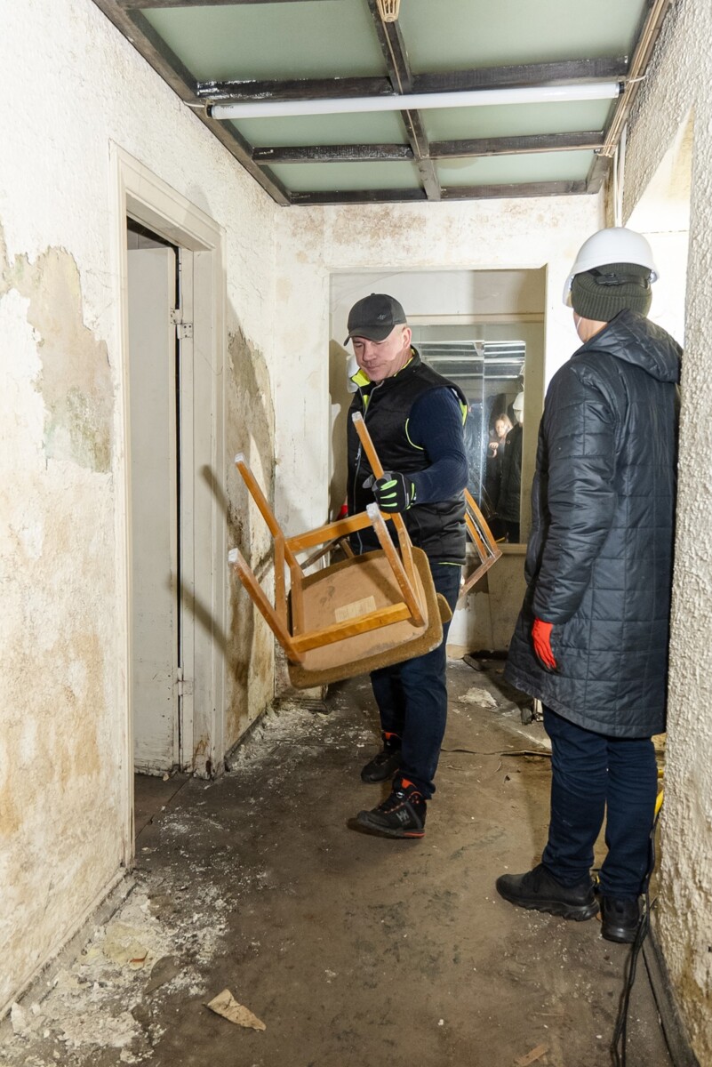 Lielās talkas laikā sakārto vairākus pašvaldību ēku pagrabus