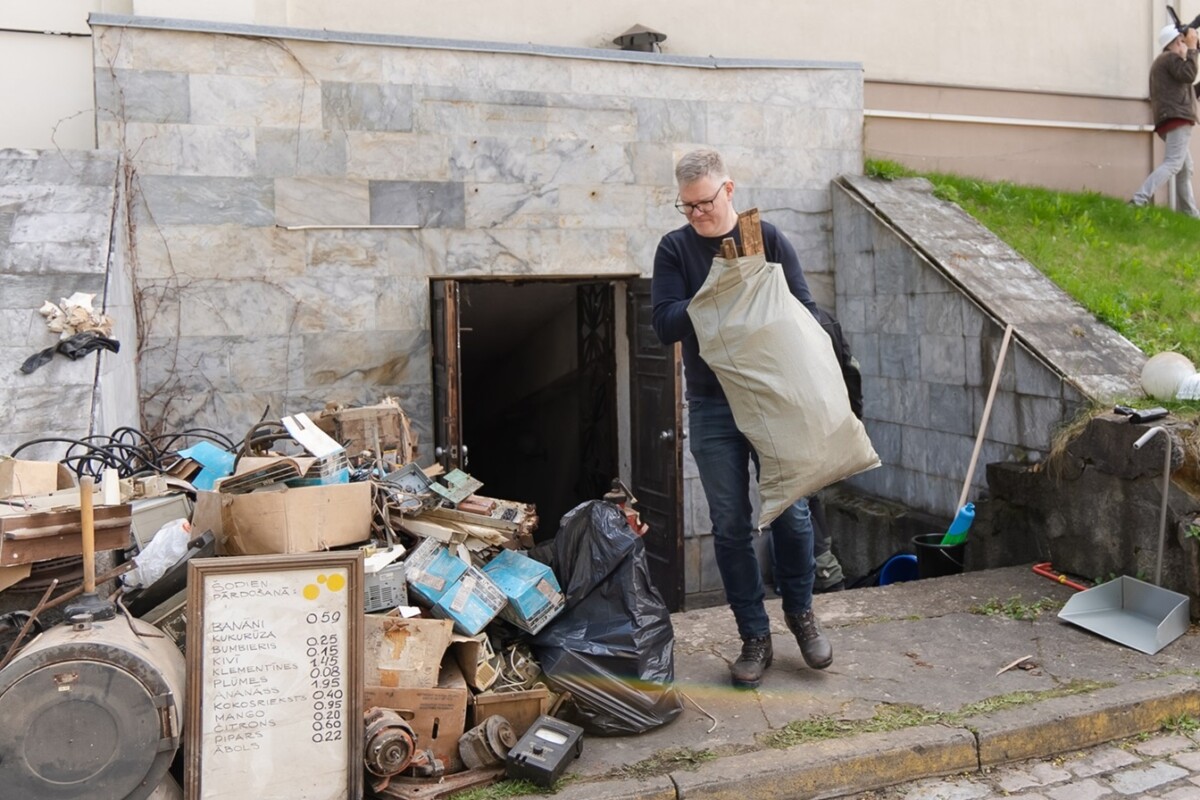 Lielās talkas laikā sakārto vairākus pašvaldību ēku pagrabus