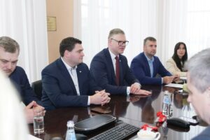 Rīgas pašvaldība rosina pēc iespējas ātrāk atrast labākos risinājumus zemes izmantošanai pie lidostas “Rīga”