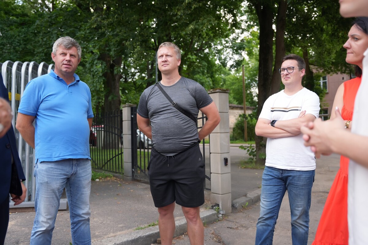 E.Ratnieks: Rīgas 47.vidusskola jau šogad tiks pie jauna āra sporta laukuma