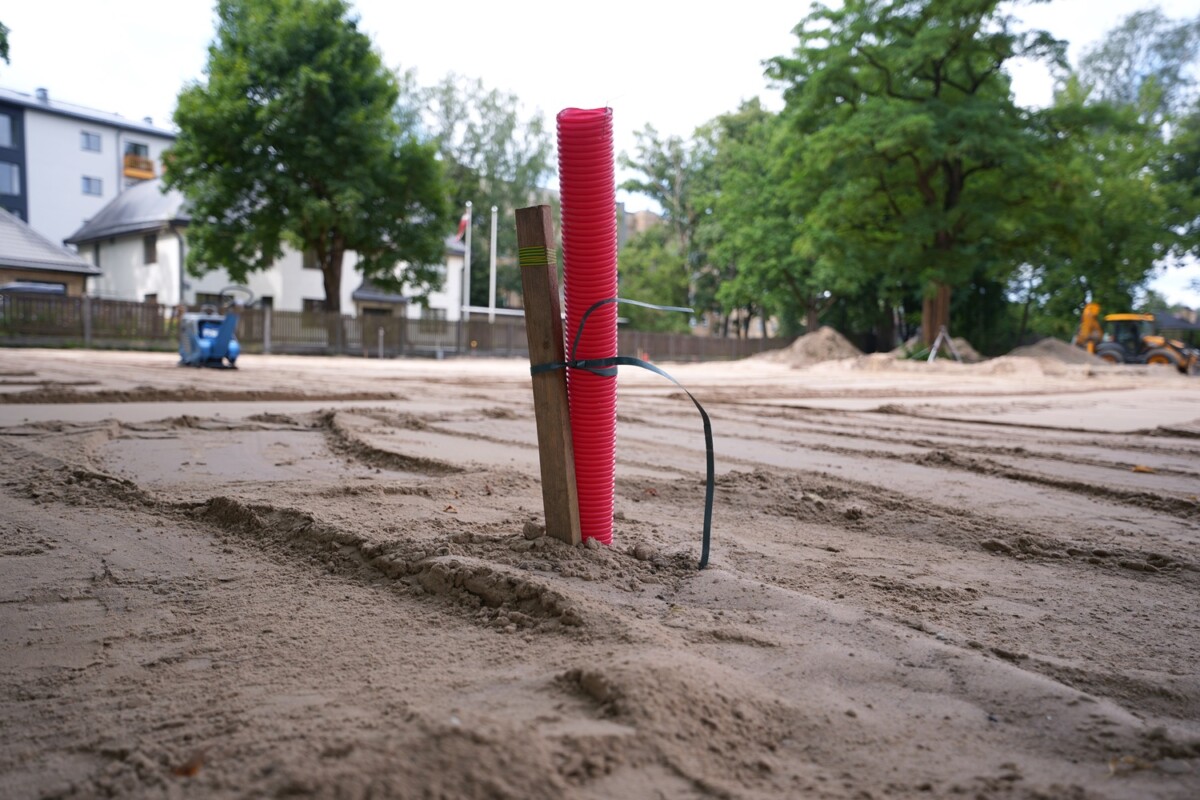 E.Ratnieks: Rīgas 47.vidusskola jau šogad tiks pie jauna āra sporta laukuma