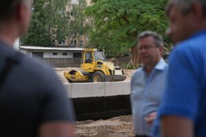 E.Ratnieks: Rīgas 47.vidusskola jau šogad tiks pie jauna āra sporta laukuma