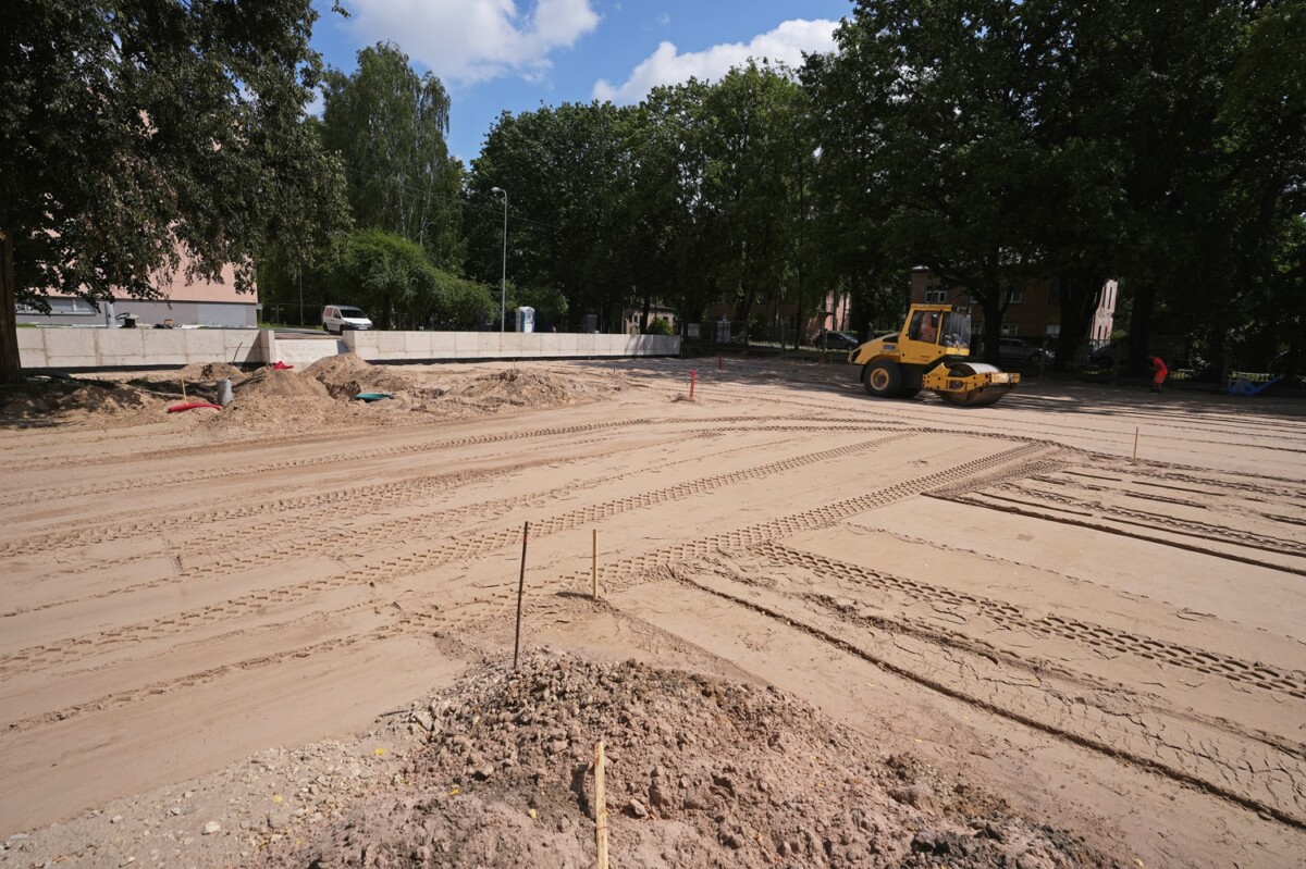 E.Ratnieks: Rīgas 47.vidusskola jau šogad tiks pie jauna āra sporta laukuma