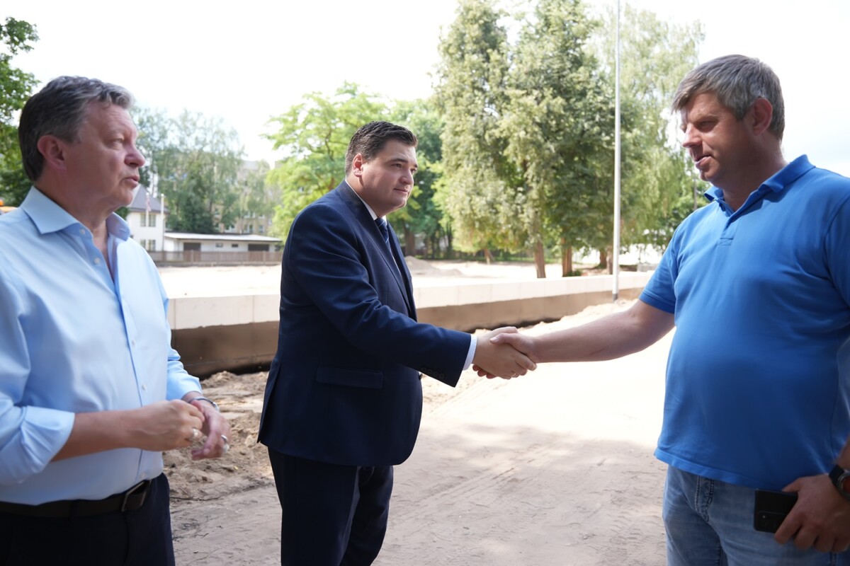 E.Ratnieks: Rīgas 47.vidusskola jau šogad tiks pie jauna āra sporta laukuma