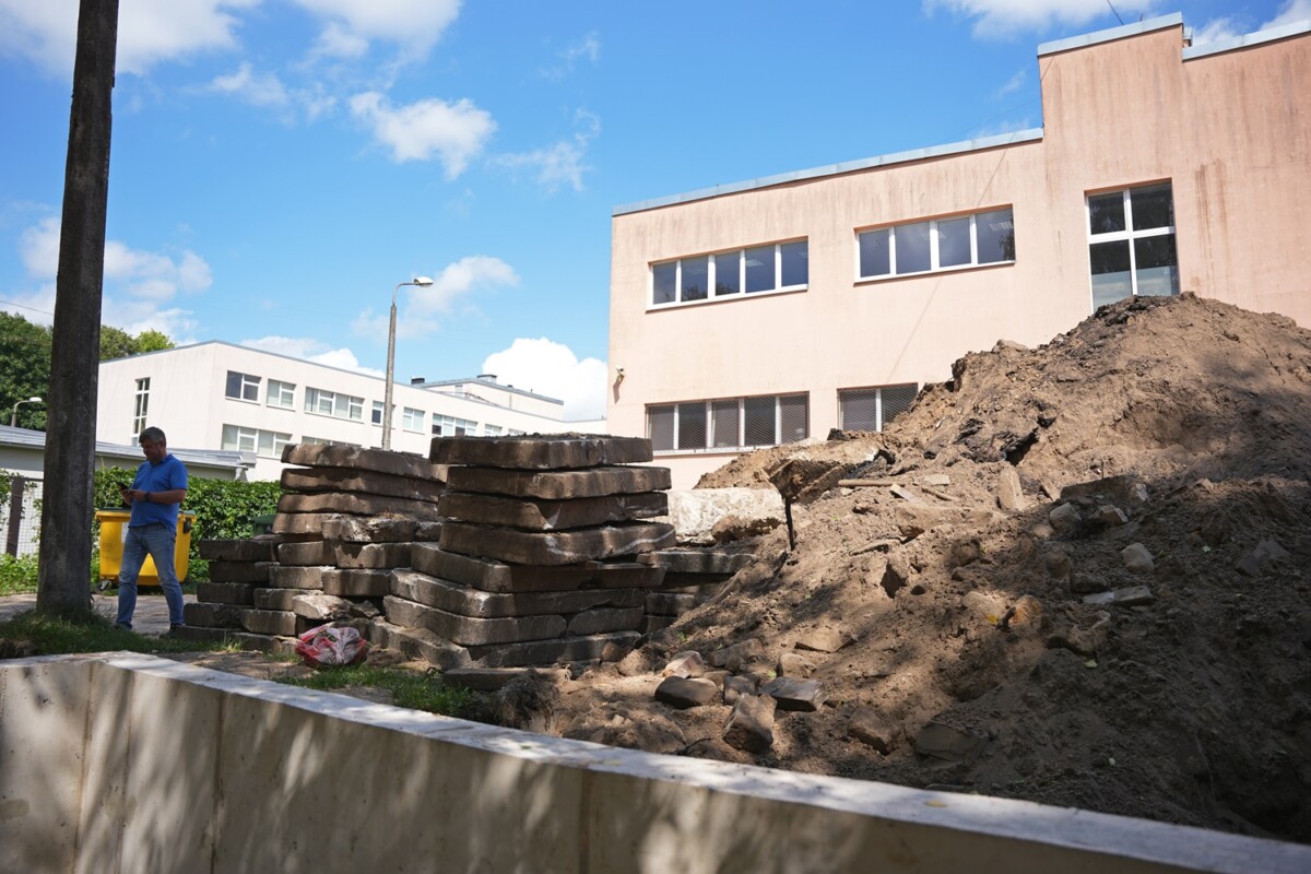 E.Ratnieks: Rīgas 47.vidusskola jau šogad tiks pie jauna āra sporta laukuma