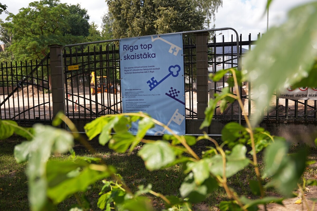 E.Ratnieks: Rīgas 47.vidusskola jau šogad tiks pie jauna āra sporta laukuma