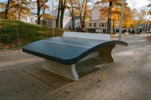 Rīgas Jāņa Šteinhauera vidusskolā atklāts daudzfunkcionāls sporta laukums