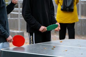 Rīgas 47. vidusskolā tapis daudzfunkcionāls sporta laukums