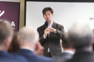 “Rīgas centra ideju laboratorijā” eksperti un uzņēmēji meklē risinājumus aktivitātes veicināšanai galvaspilsētā