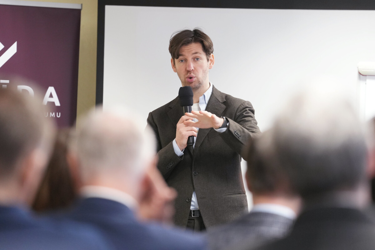 “Rīgas centra ideju laboratorijā” eksperti un uzņēmēji meklē risinājumus aktivitātes veicināšanai galvaspilsētā