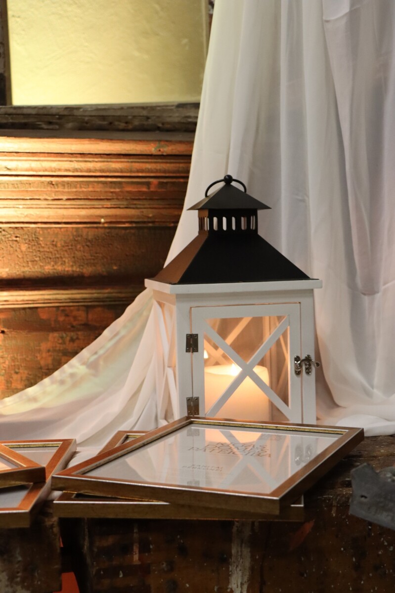 Rīdzinieki apgūst koka logu atjaunošanas prasmes – noslēdzies pirmais praktisko apmācību gads