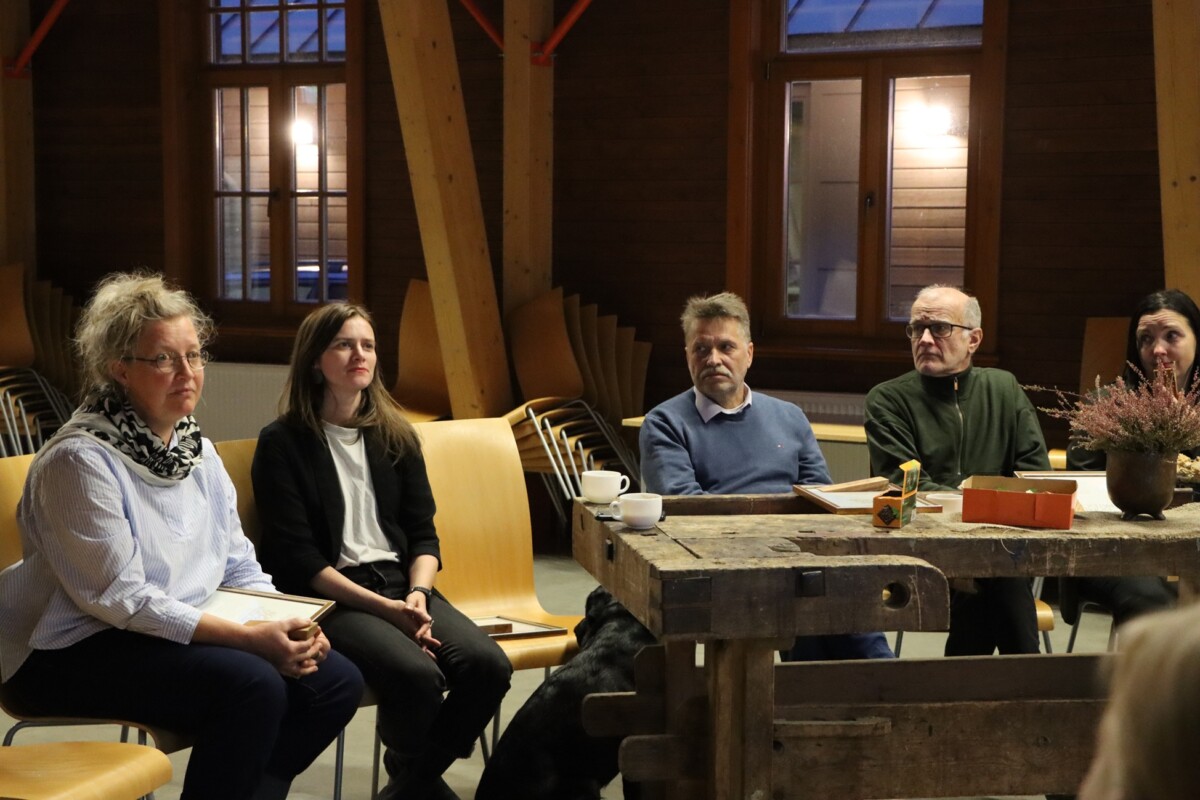 Rīdzinieki apgūst koka logu atjaunošanas prasmes – noslēdzies pirmais praktisko apmācību gads