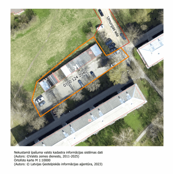 Mutiskās izsolēs ar augšupejošu soli starp pirmpirkuma tiesīgajām personām tiek pārdotas nekustamo īpašumu Umurgas ielā 24, Rīgā, domājamās daļas (4 garāžas telpu grupas un tām piekrītošās zemes domājamās daļas)
