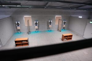 Iekštelpa ar šaušanas mācību mērķiem un aprīkojumu apmācībām.