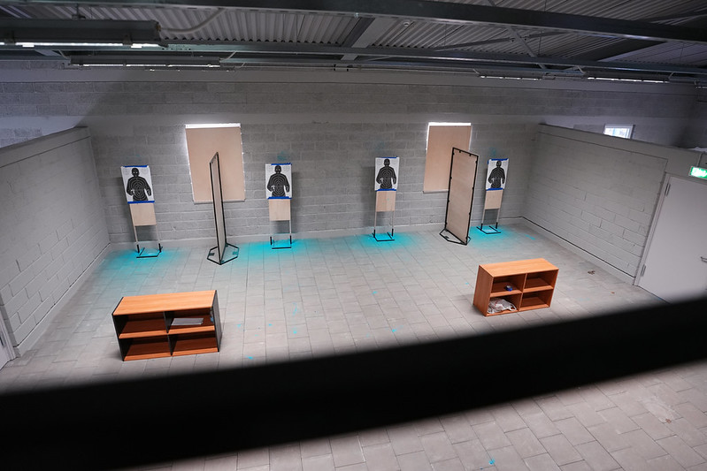 Iekštelpa ar šaušanas mācību mērķiem un aprīkojumu apmācībām.