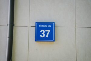 Būrtnieku iela 37