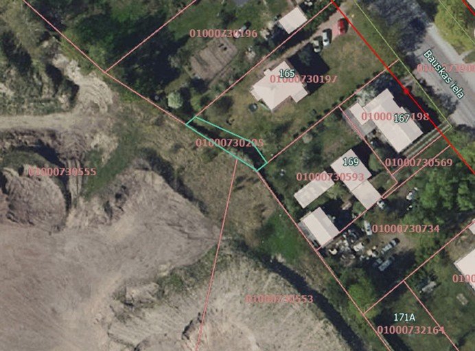 Zemes starpgabals Bauskas ielā, Rīgā (kadastra Nr.0100 073 0694; kadastra apzīmējums 0100 073 0205)