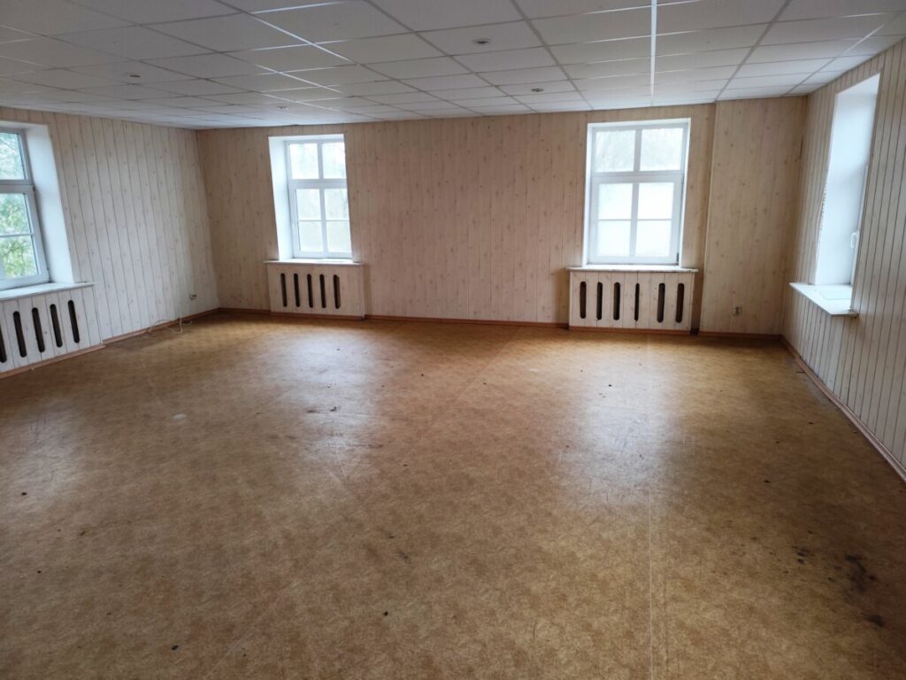 Ezermalas 28D, Administratīvās ēkas telpas