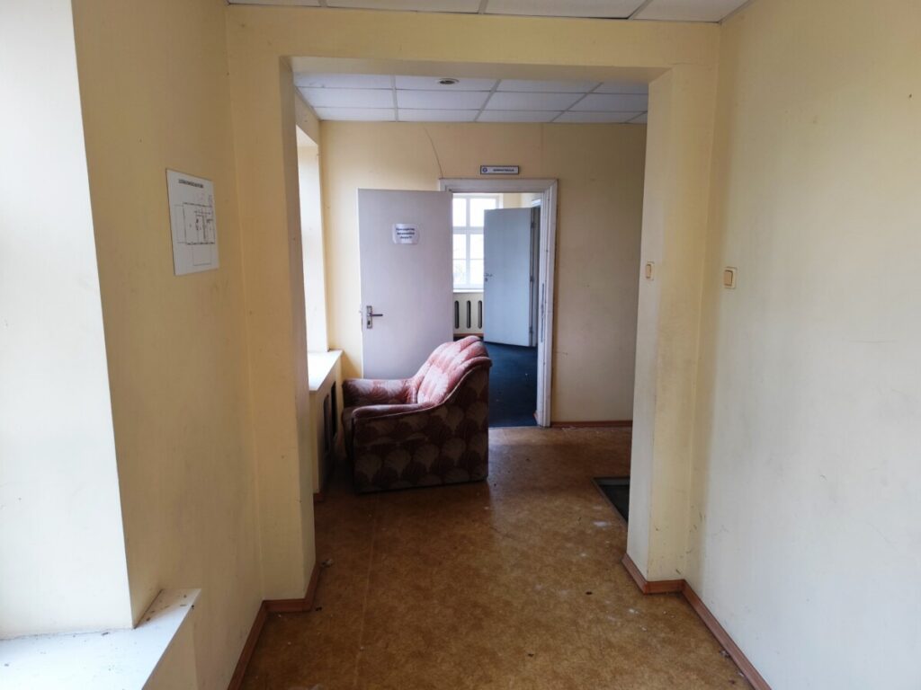 Ezermalas 28D, Administratīvās ēkas telpas