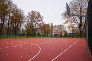 45. vidusskolas teritorijā Gaujas ielā 23 tapis multifunkcionāls sporta laukums